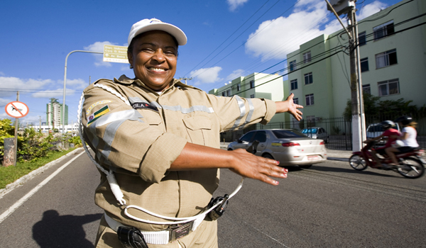 Agentes da SMTT quebram preconceitos no trânsito - SMTT Aracaju